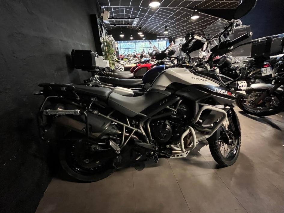 TRIUMPH TIGER 800 XCX