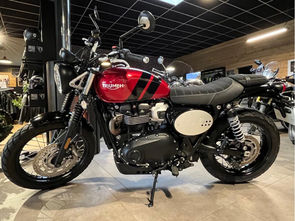 TRIUMPH STREET SCRAMBLER  900