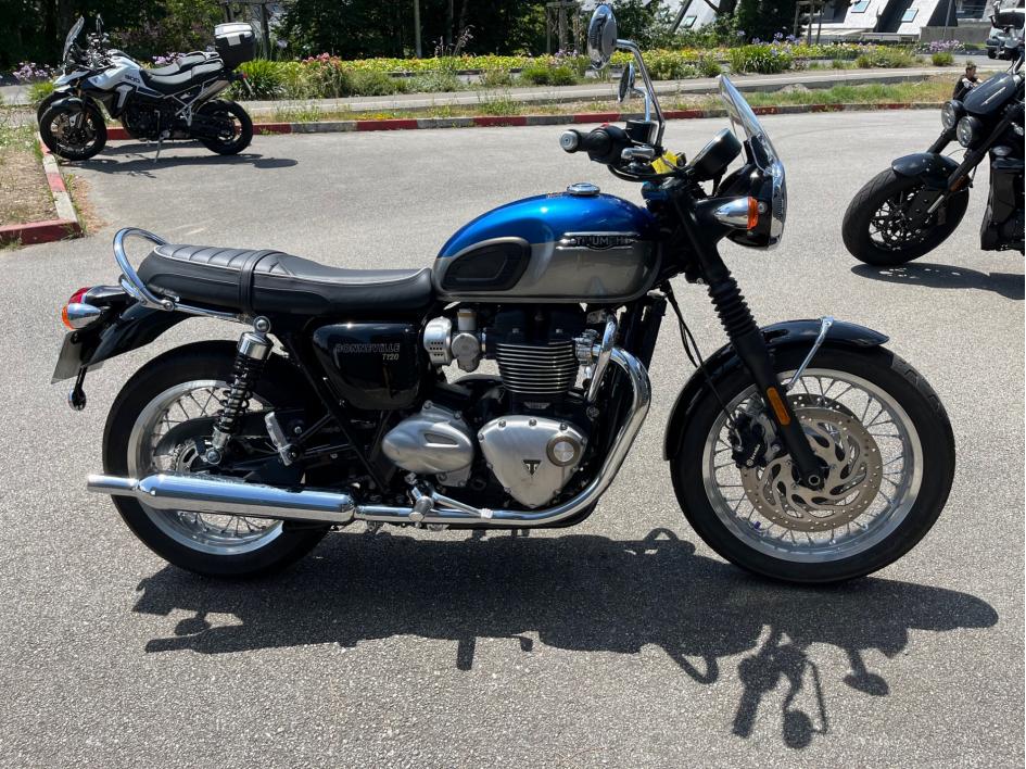 TRIUMPH BONNEVILLE T120