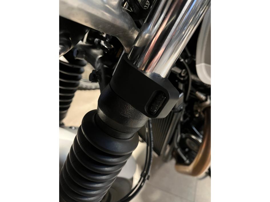 TRIUMPH STREET TWIN 900 EC1 Edition