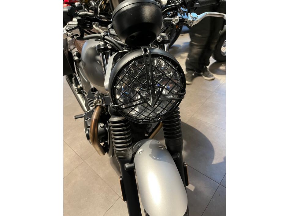 TRIUMPH STREET TWIN 900 EC1 Edition