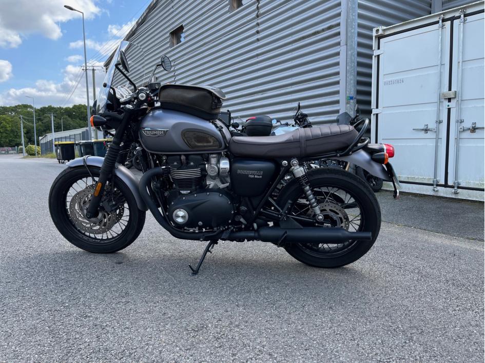 TRIUMPH Bonneville T120 Black