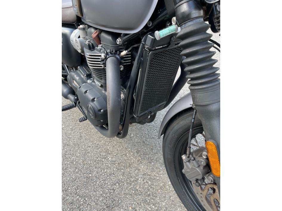 TRIUMPH Bonneville T120 Black