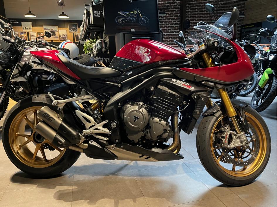 TRIUMPH SPEED TRIPLE 1200 RR