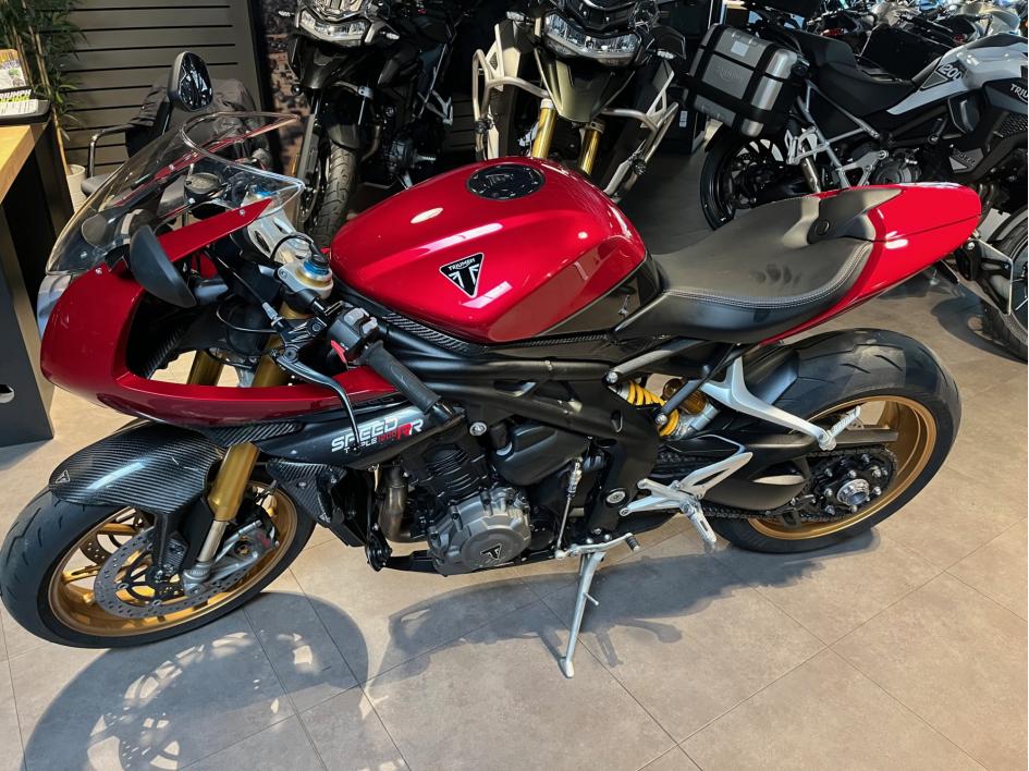 TRIUMPH SPEED TRIPLE 1200 RR