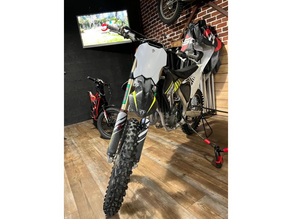TRIUMPH TF250X