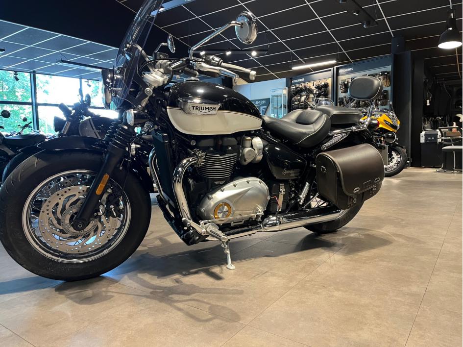 TRIUMPH SPEEDMASTER 1200