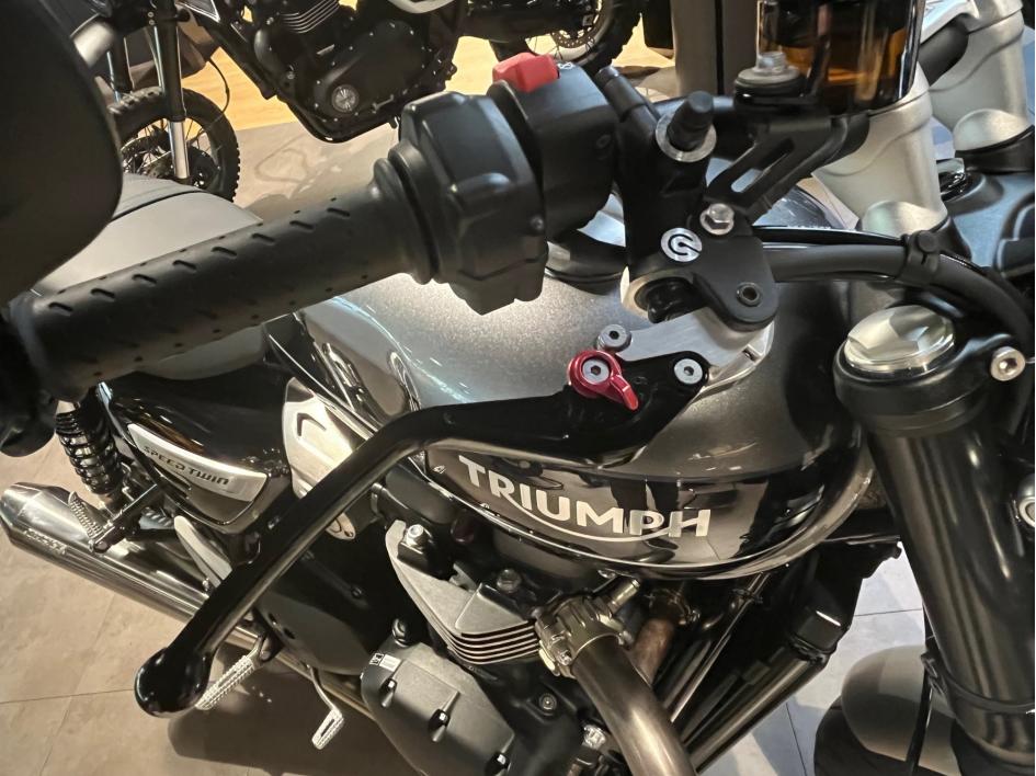 TRIUMPH SPEED TWIN 1200