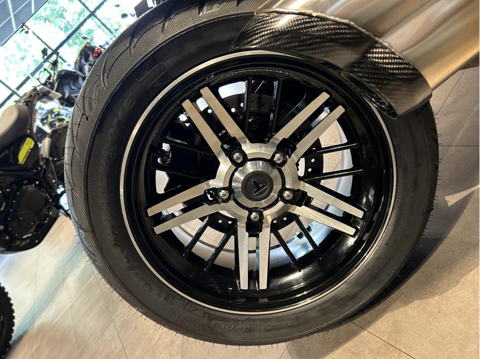 TRIUMPH ROCKET 3 GT/R - 1ERE MAIN - TRES NOMBREUSES OPTIONS