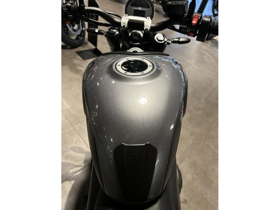 TRIUMPH TRIDENT 660 - ELIGIBLE A2