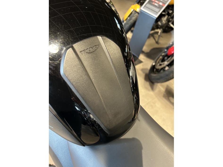 TRIUMPH TRIDENT 660 - 1ERE MAIN - A2 - 4116 KM - LOA POSSIBLE 