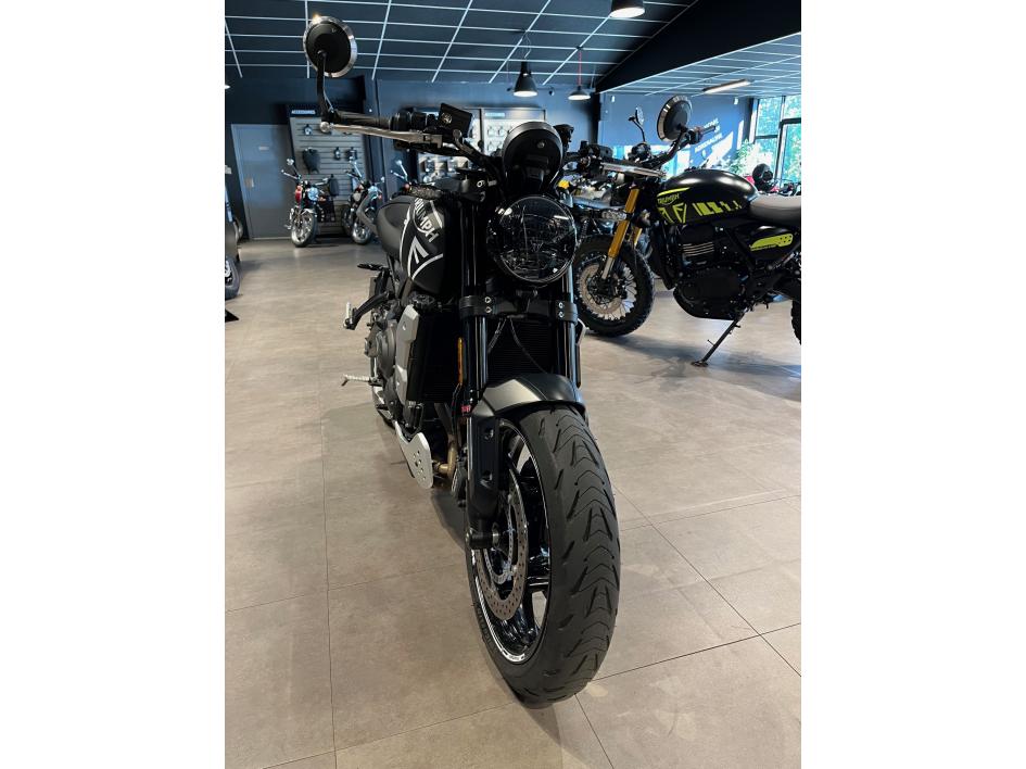 TRIUMPH TRIDENT 660