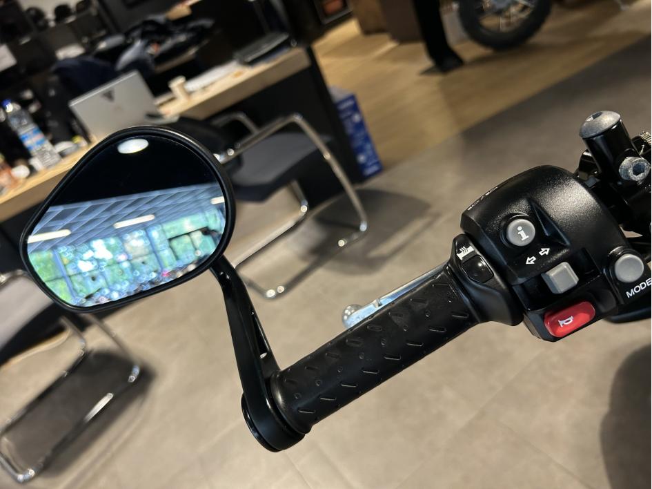 TRIUMPH STREET TWIN  900 - ELIGIBLE A2 - 5990 €