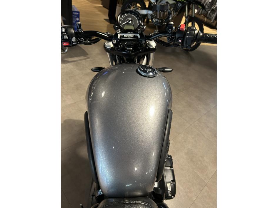TRIUMPH STREET TWIN  900 - ELIGIBLE A2 - 5990 €