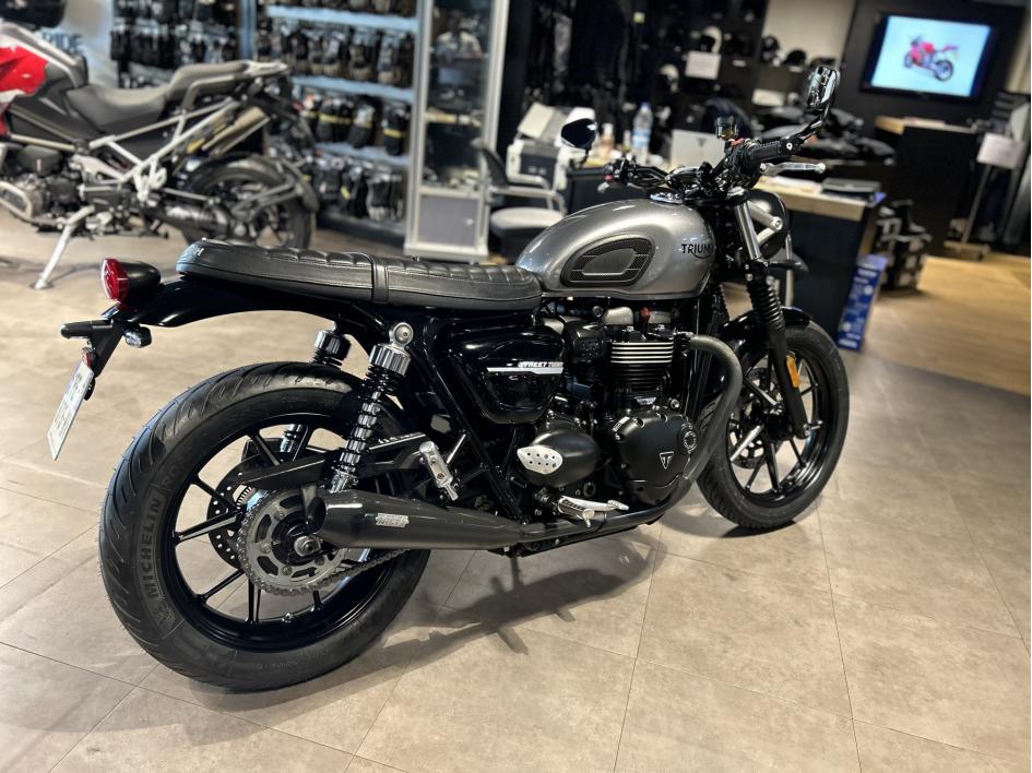 TRIUMPH STREET TWIN  900 - ELIGIBLE A2 - 5990 €