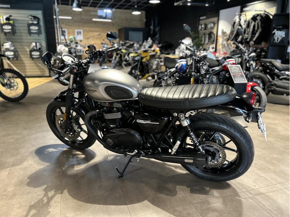 TRIUMPH STREET TWIN  900 - ELIGIBLE A2 - 5990 €