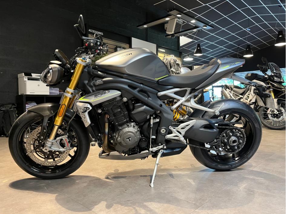 TRIUMPH SPEED TRIPLE 1200 RS