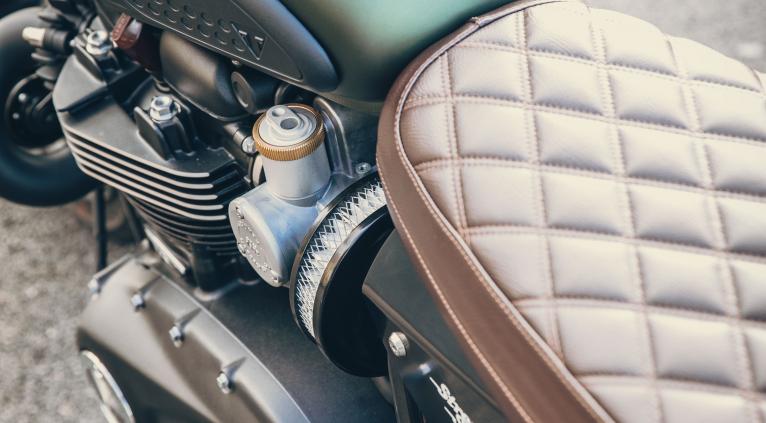 1200 STREET SCRAMBLER MATT KHAKI GREEN