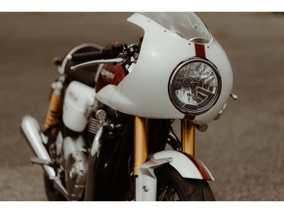 1200 THRUXTON-R CRYSTAL CLASSIC