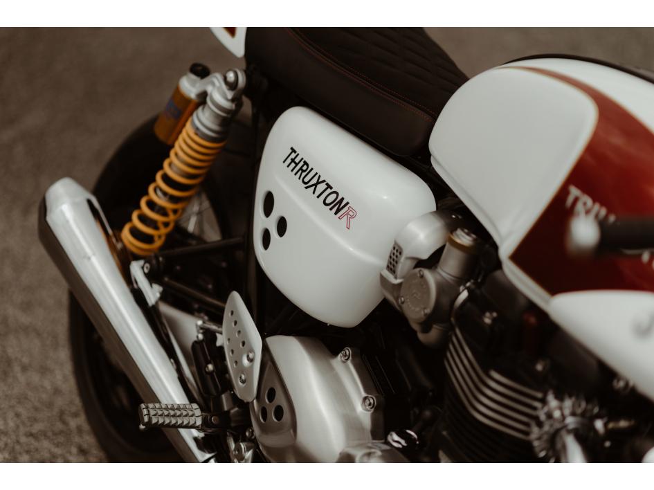 1200 THRUXTON-R CRYSTAL CLASSIC