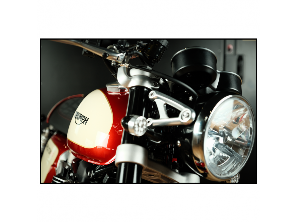 1200 TRUXTON RS CLASSIC CANDY RED & CREAM