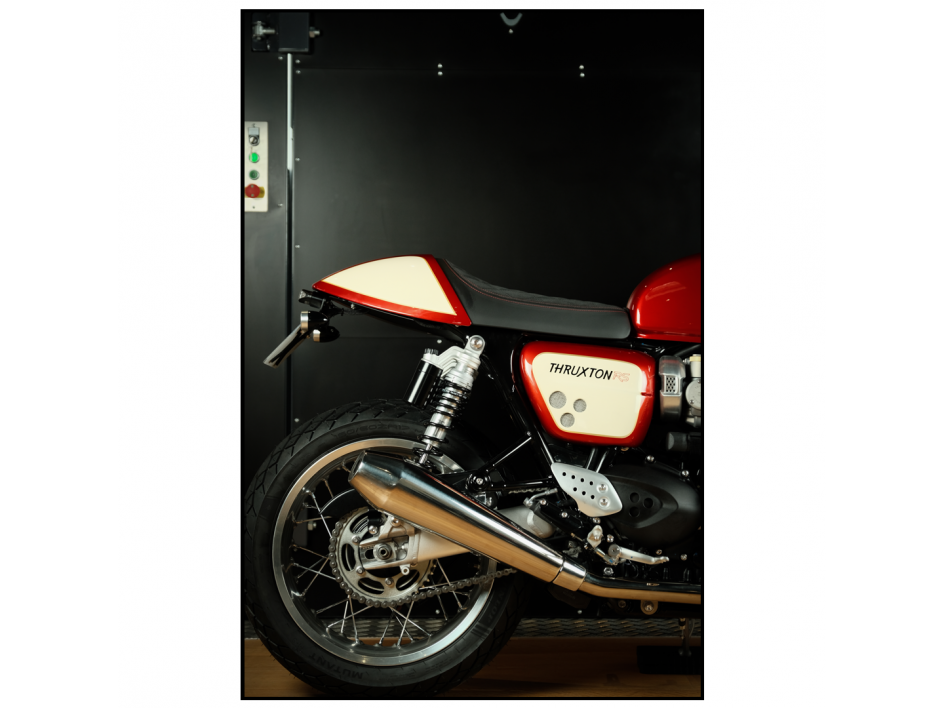 1200 TRUXTON RS CLASSIC CANDY RED & CREAM