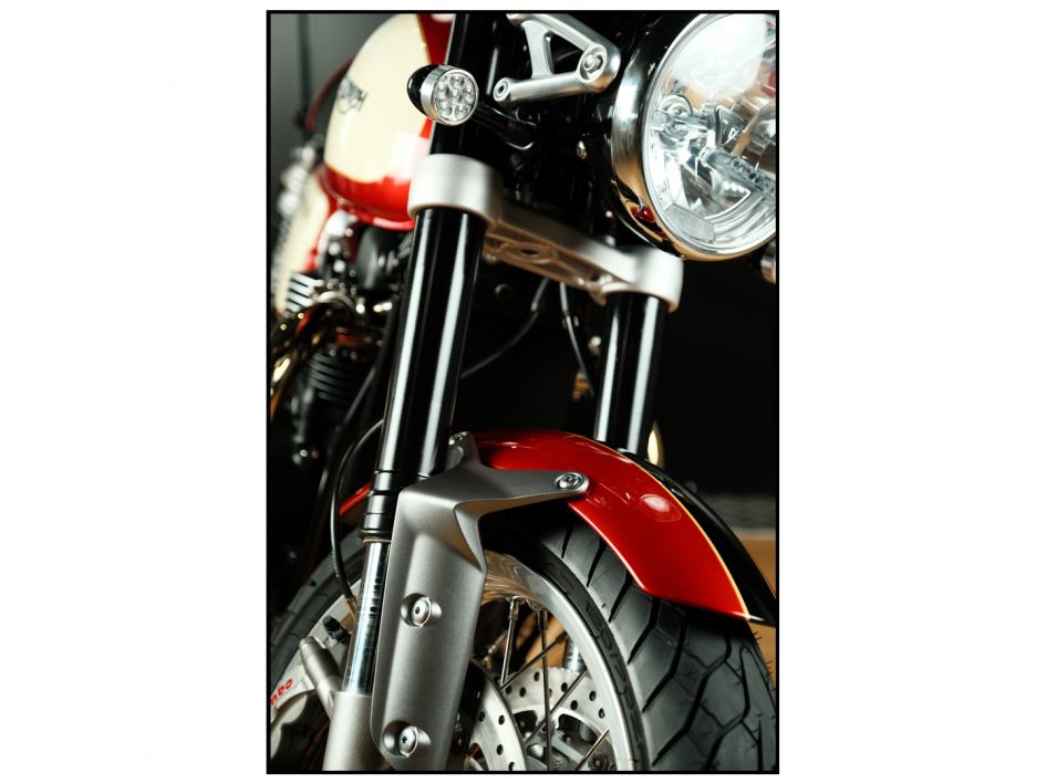 1200 TRUXTON RS CLASSIC CANDY RED & CREAM