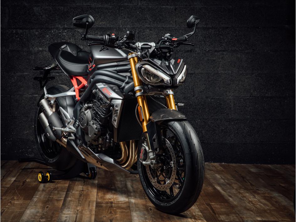 SPEED TRIPLE 1200 RS aux couleurs du STREET TRIPLE RS