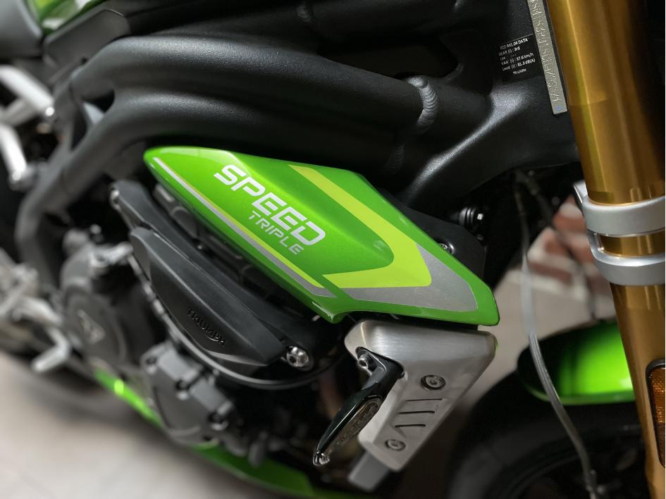SPEED TRIPLE RS COSMIC GREEN