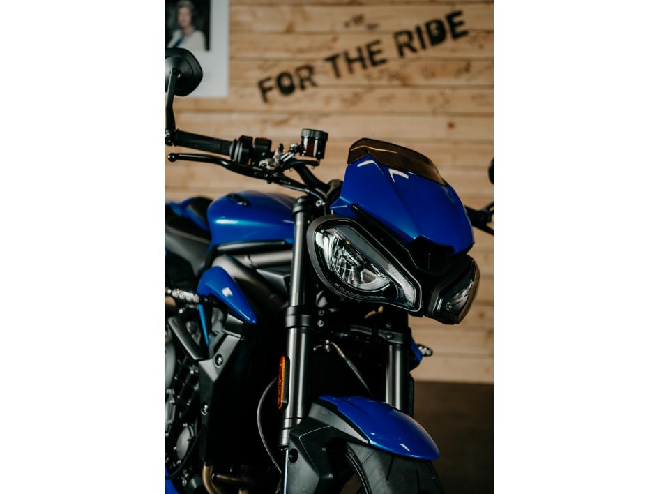 STREET TRIPLE RS NEON BLUE & MATT BLACK