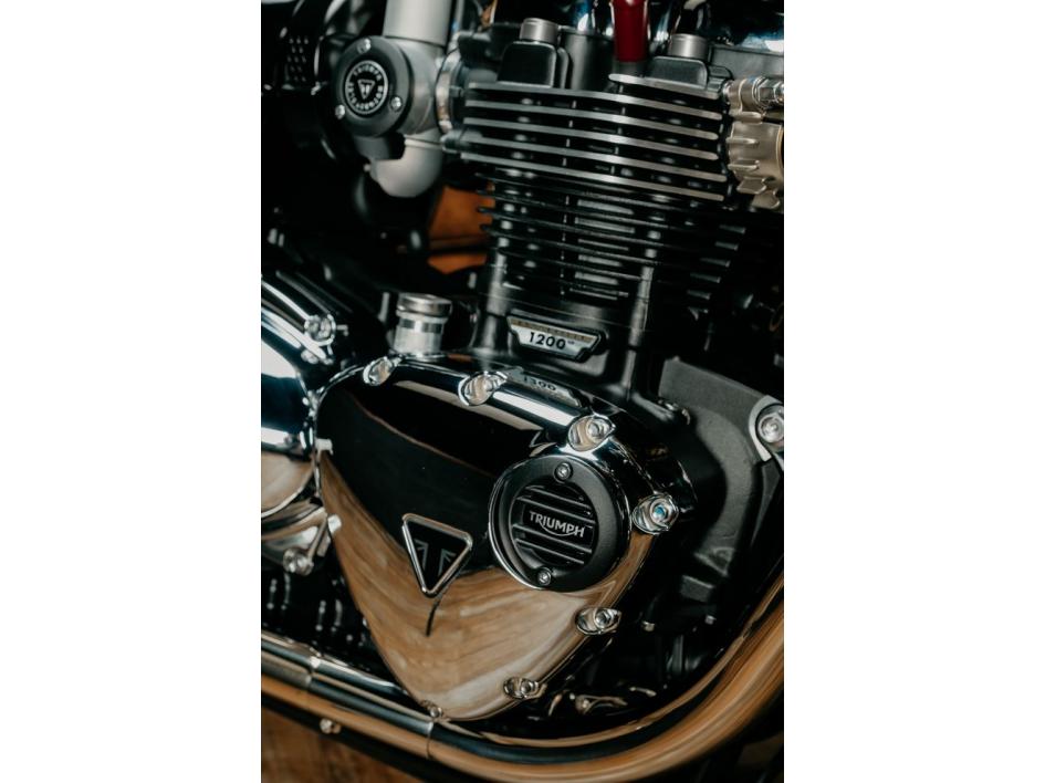THRUXTON RS CHROME TRACK RACER